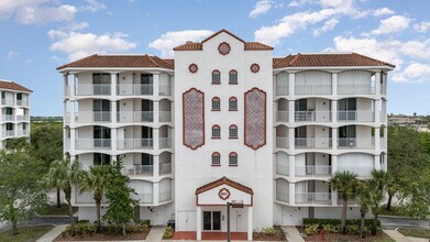 Building Photo - 801 Del Rio Way