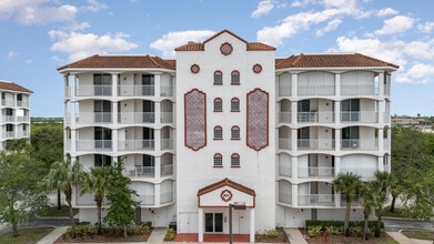 Building Photo - 801 Del Rio Way