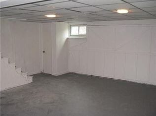 Foto del edificio - Brick Detached House with large yard coming soon!