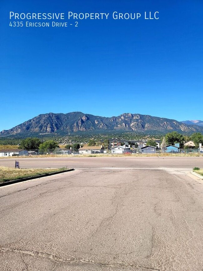 Foto del edificio - 2-Bedroom Home Near Fort Carson!