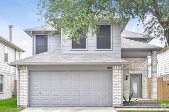 Building Photo - 11811 Sunny Stream Dr
