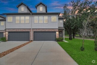 Building Photo - 3814 Lakewood Dr