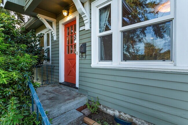 Building Photo - 5417 SE 45th Ave