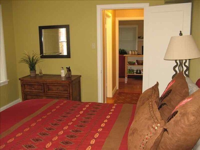 Foto del edificio - 5700 Balmoral Dr