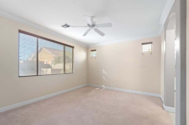 Foto del edificio - 42030 N 45th Dr