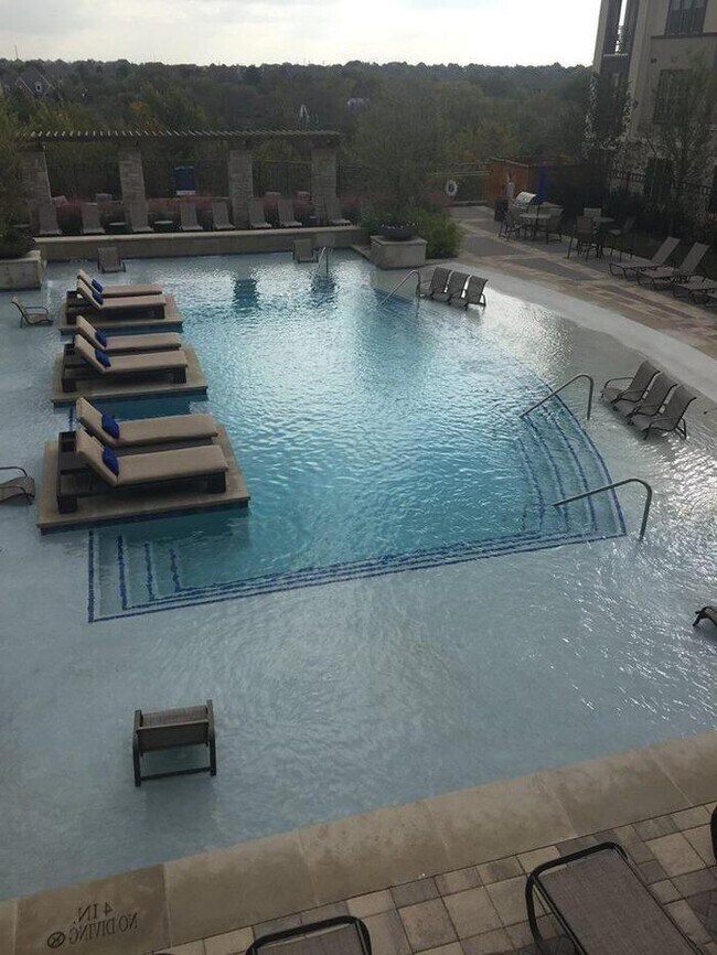 Foto del edificio - 1301 Bray Central Dr