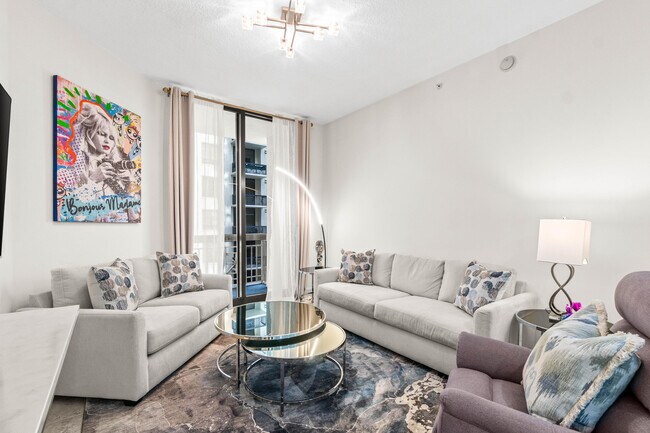 Foto del edificio - 701 S Olive Ave