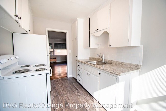 Building Photo - 617 S 35th St
