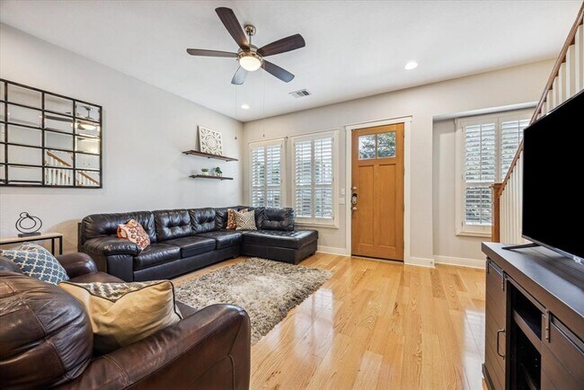 Foto del edificio - 2520 Bluebonnet Ln