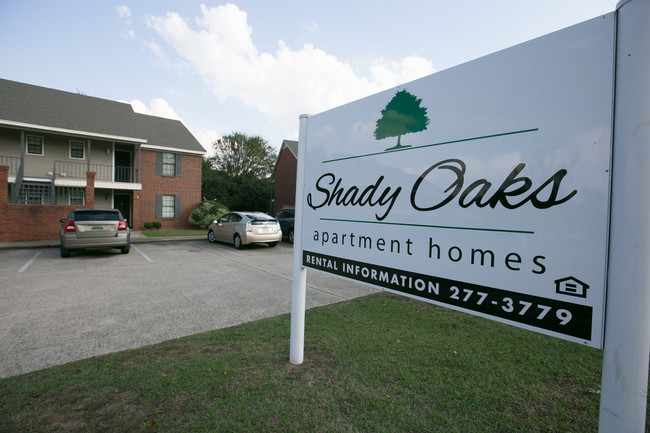 Building Photo - Shady Oaks Apartments