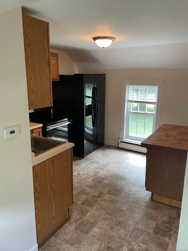 Foto del edificio - 12 Huntington Rd