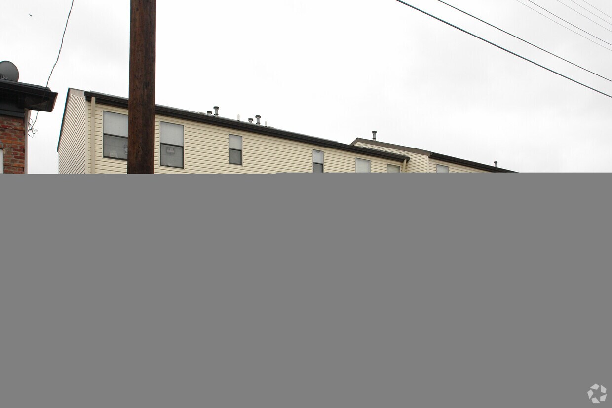 Foto del edificio - 910-926 E Madison St
