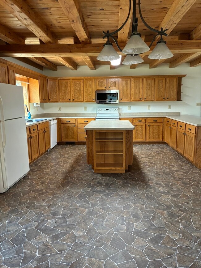 Kitchen - 945 Tucker Ridge Rd