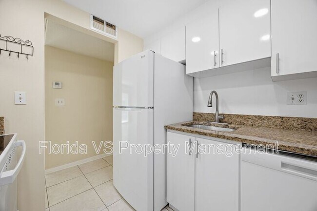 Foto del edificio - 925 W Oak Ridge Rd