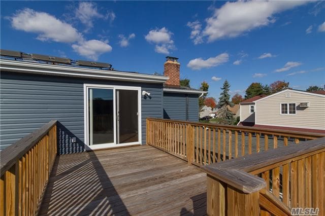 Building Photo - 48 Meander Ln