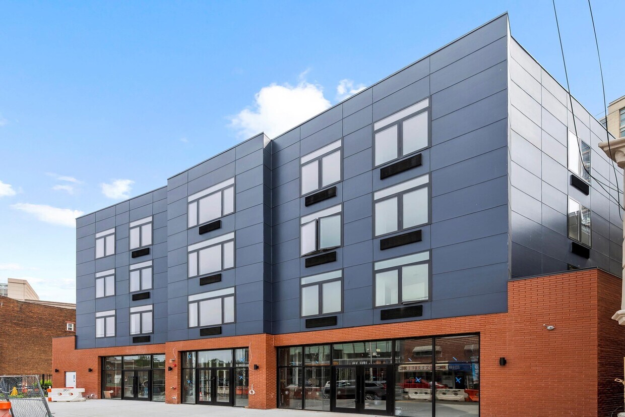 Primary Photo - 50-52 Easton Ave