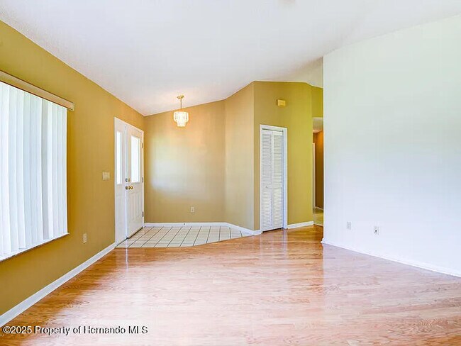 Foto del edificio - 13460 Little Farms Dr