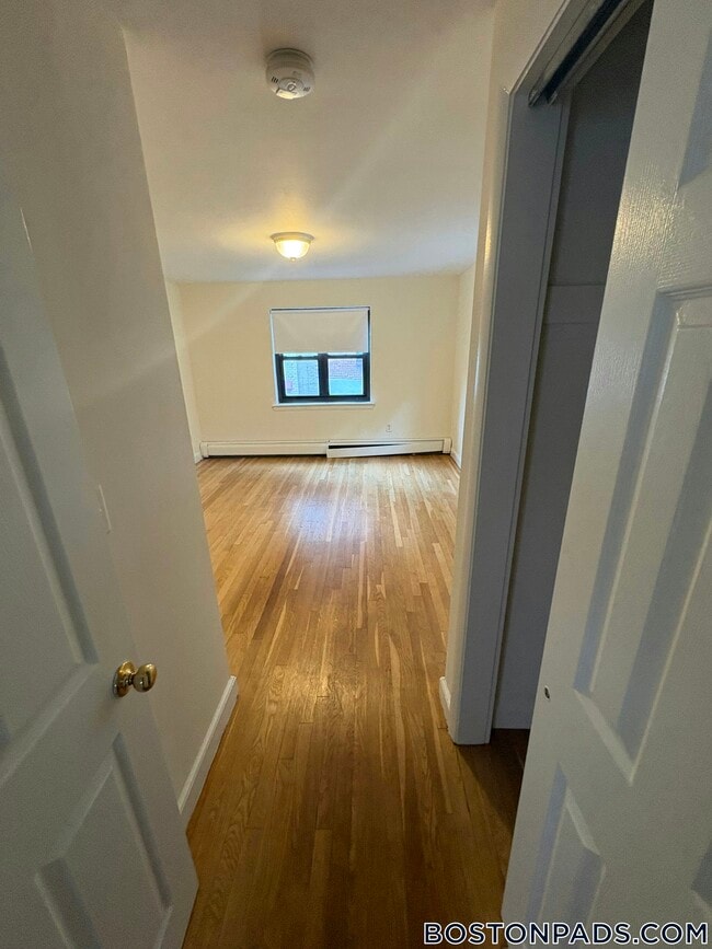 Building Photo - 46 Harvard St