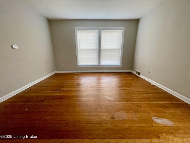 Foto del edificio - 208 Breckenridge Ln