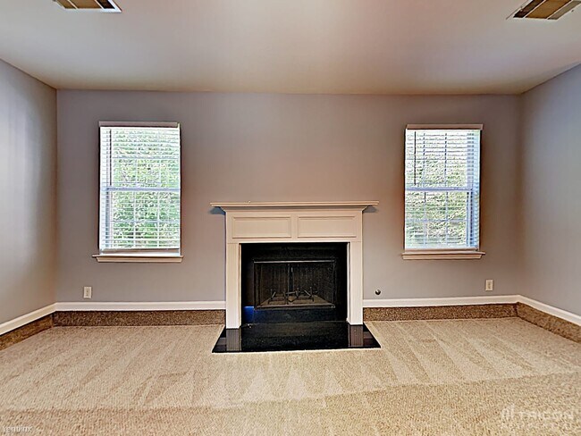 Building Photo - 4196 Defoors Farm Dr