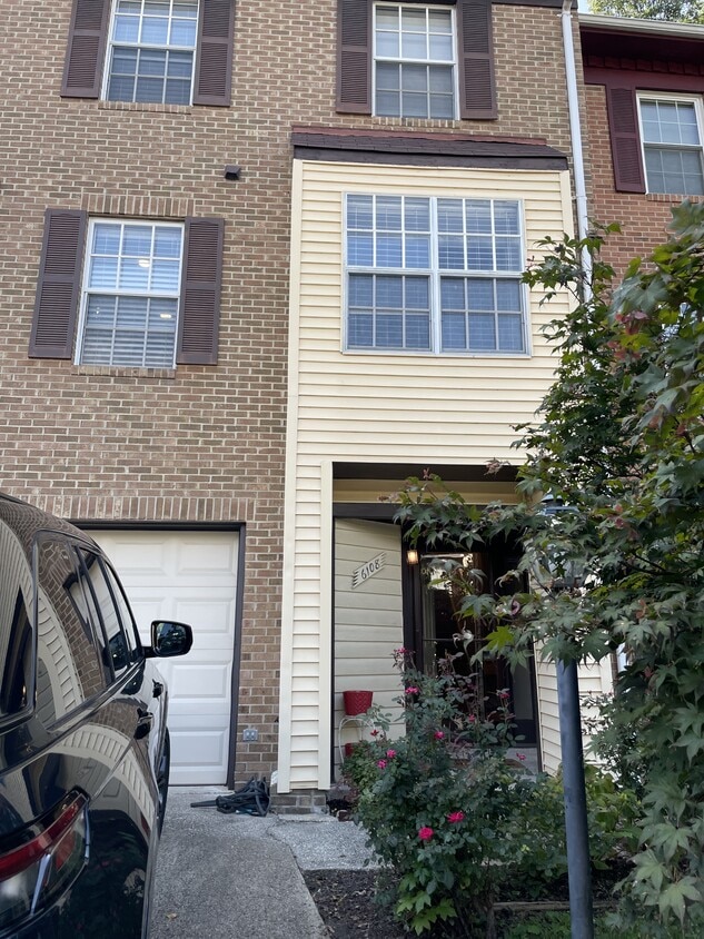 Photo - 6108 Castletown Way (Alexandria, VA)