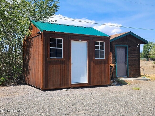 Building Photo - 880 Truckee Ln