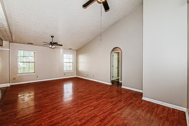 Building Photo - 2043 Glendora Dr