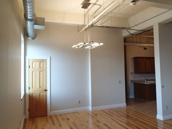 Building Photo - 231 W Water St