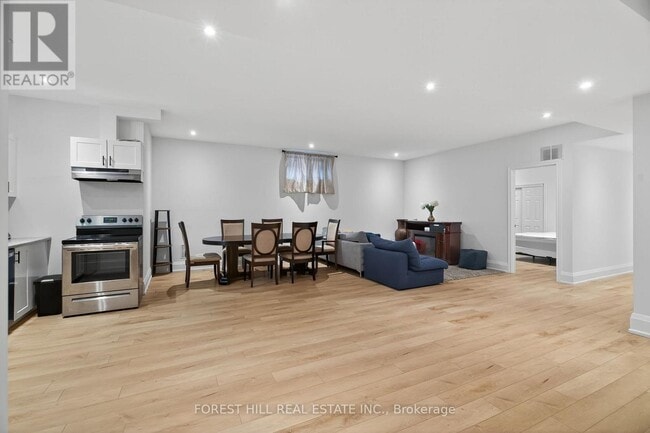 Building Photo - 645 Coldstream Ave