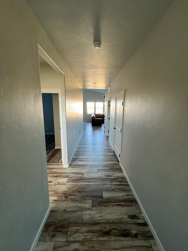 Foto del edificio - 2464 Apex Ave