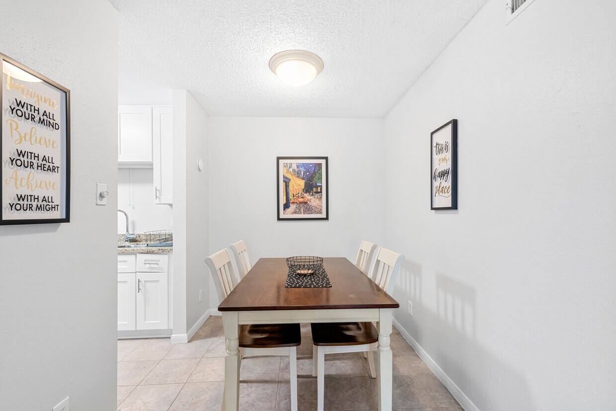 Primary Photo - 7900 N Stadium Dr