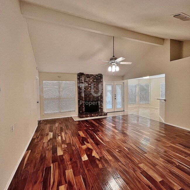 Building Photo - 4808 Waxwing Dr