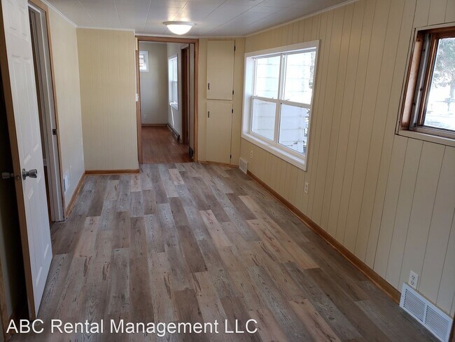 Building Photo - 3 br, 1.5 bath House - 137 Wilson St