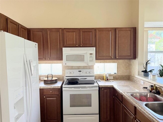 Building Photo - 4965 SW 153rd Ave