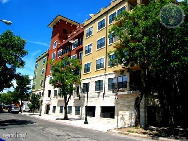 Building Photo - 2819 Rio Grande St