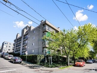 Building Photo - 511 E Roy St