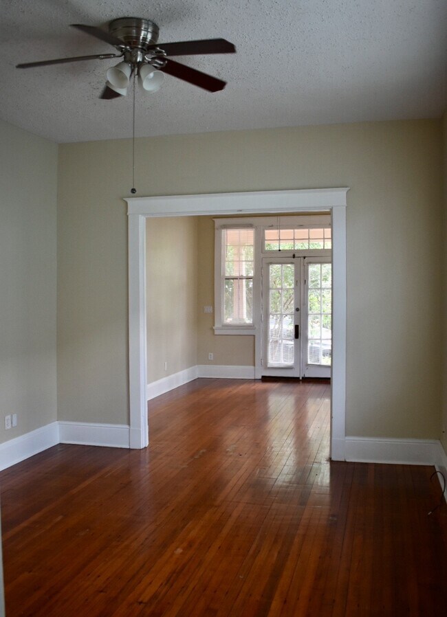 Living Room - 415 S Genois St