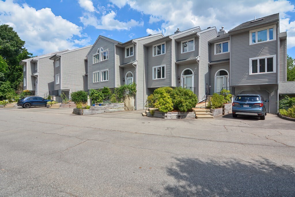 310 Erin Rd, Stoughton, MA 02072 Townhome Rentals in Stoughton MA