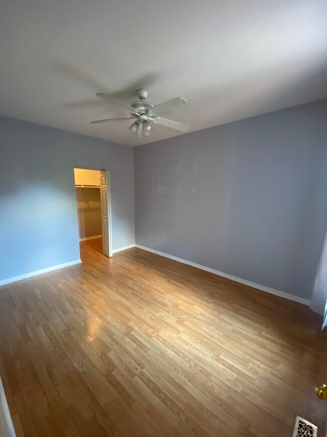 Foto del edificio - 1262 W Lexington St