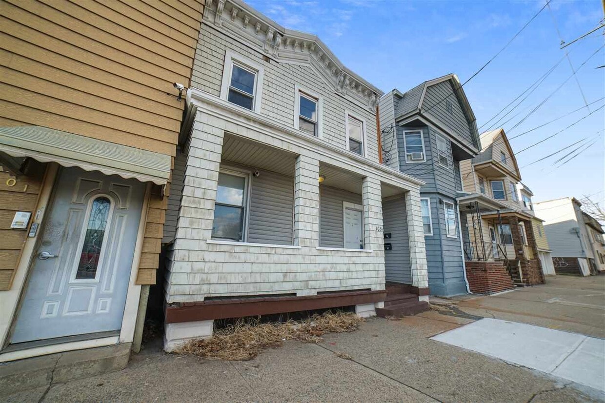 103 Avenue F, Bayonne, NJ 07002 House for Rent in Bayonne, NJ
