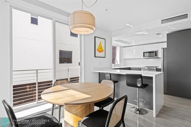 Foto del edificio - 700 NE 14th Ave