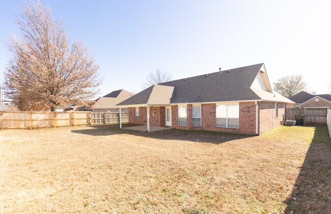 Foto del edificio - 11003 E 95th Pl N