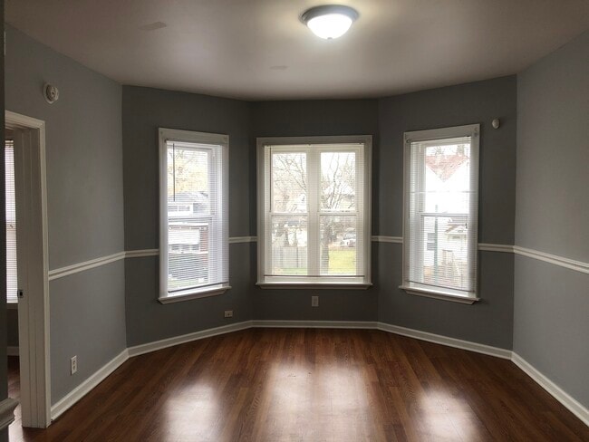 Building Photo - 8030 S Emerald Ave