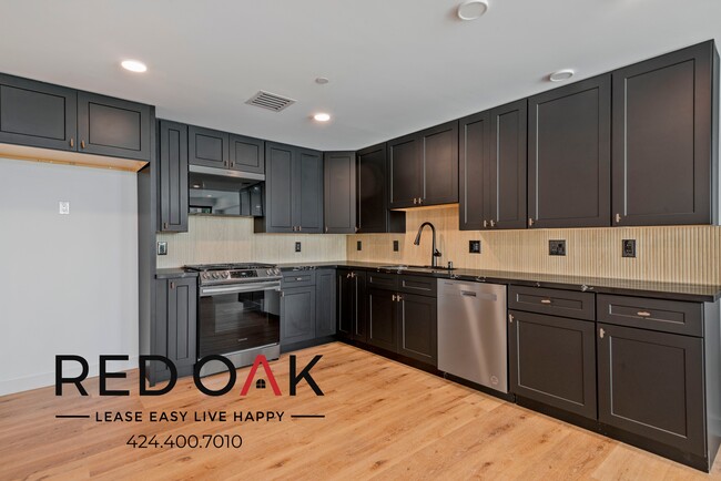 Foto del edificio - ~1 Month FREE~ Outstanding Two Bedroom wit...