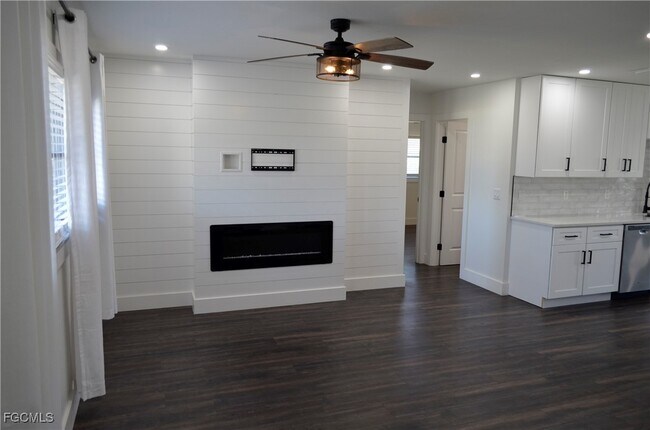 Foto del edificio - 701 SE 36th St