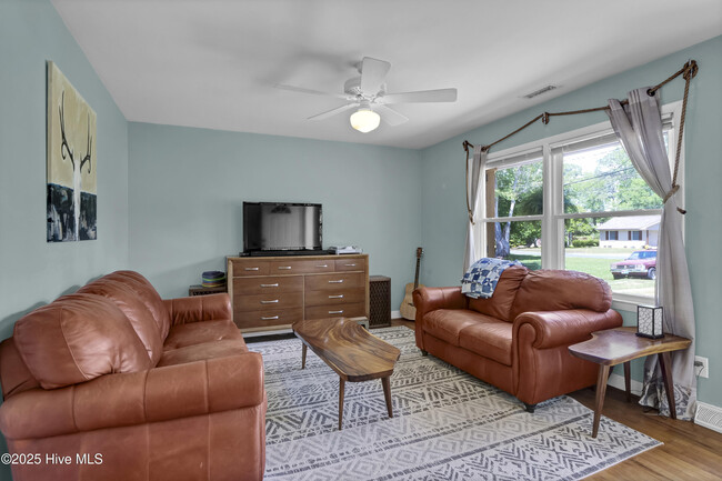 Building Photo - 225 Mohican Trail