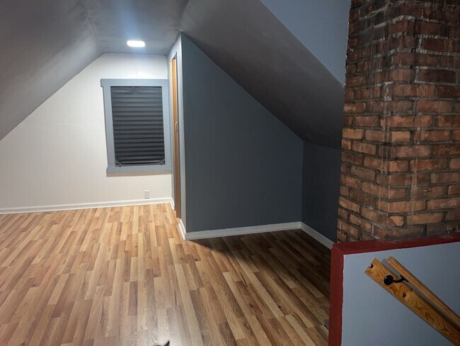 Foto del edificio - Charming 3-Bedroom Property in Prime Location