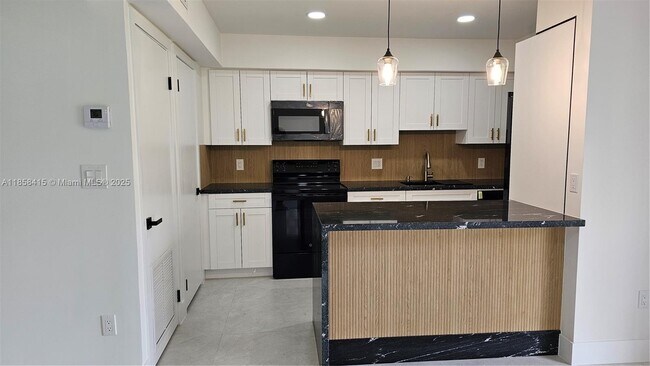 Building Photo - 8401 SW 107th Ave