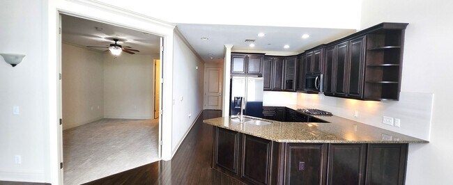 Building Photo - 3 Bedroom 2.5 Bath Condo Now Available!