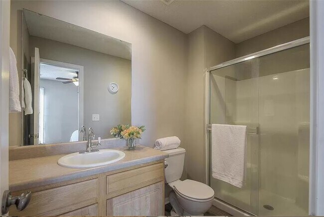 Foto del edificio - 13003 Washington Ct